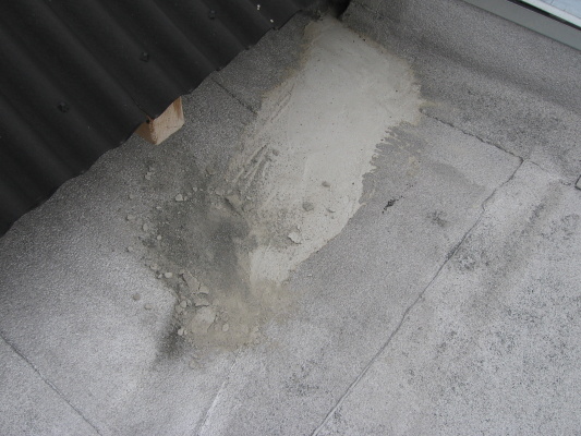 24.4.09 oprava střechy - betonem (2).jpg