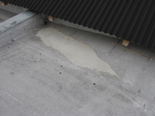 24.4.09 oprava střechy - betonem (6).jpg